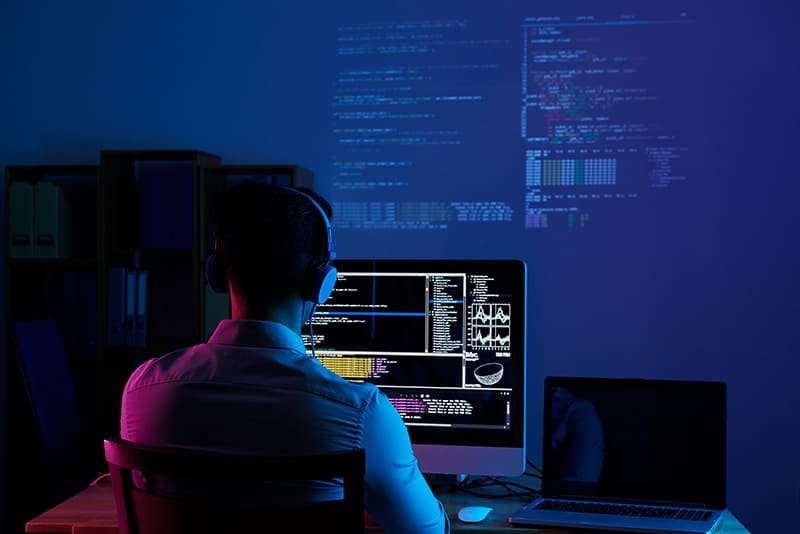 Explorando las Profundidades de la Dark Web: Historia y Evolución